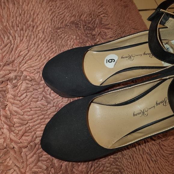 Platform Shoes - Picture 2 of 4